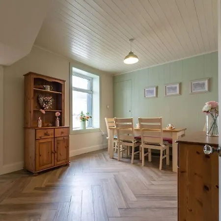 Shells House * Rathmullan